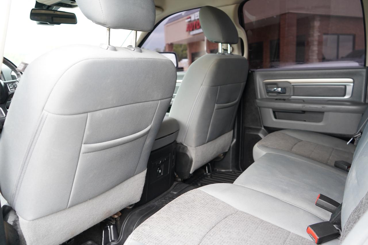 RAM 1500 Outdoorsman 4x4 Crew Cab 5'7" Box 2018