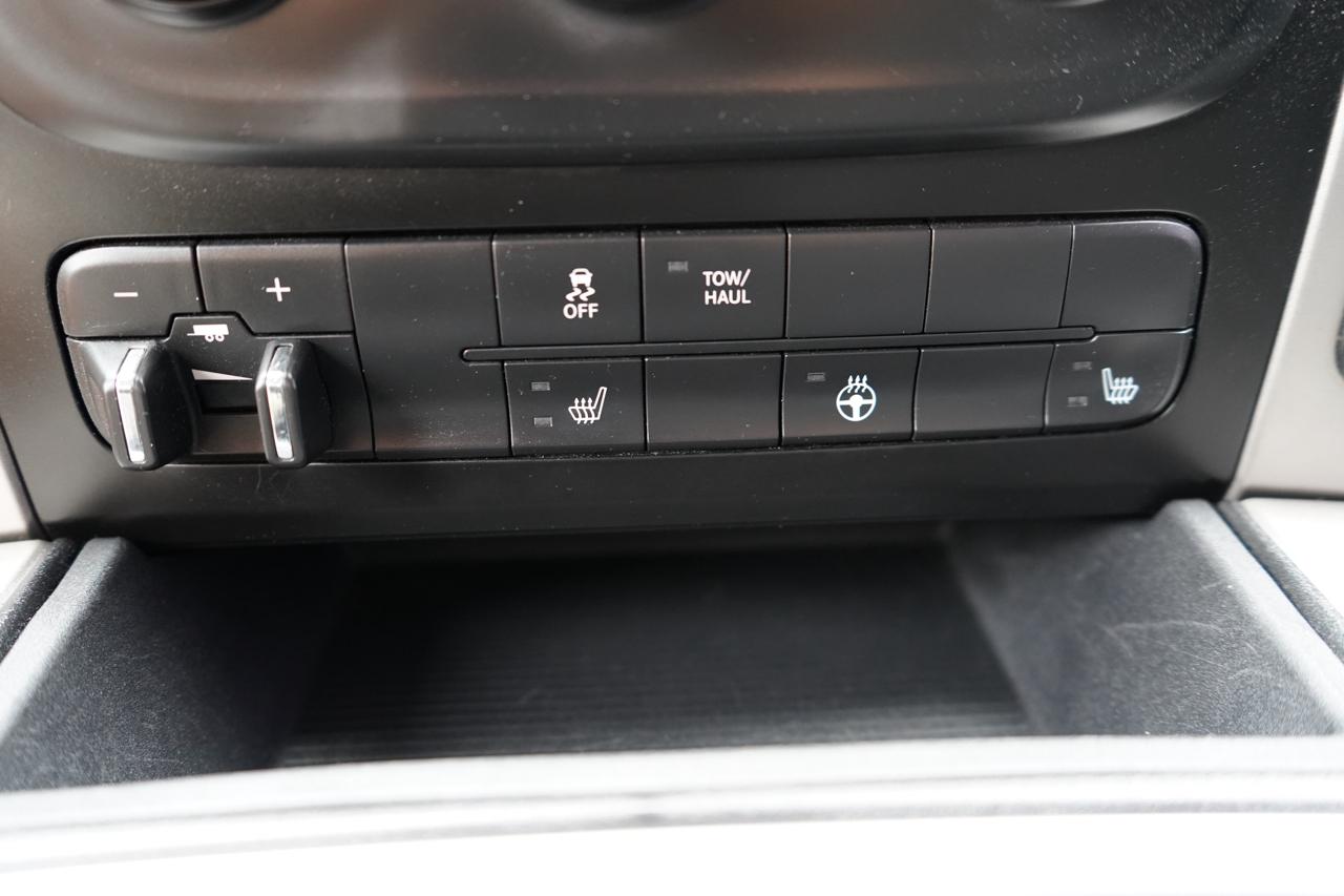 RAM 1500 Outdoorsman 4x4 Crew Cab 5'7" Box 2018