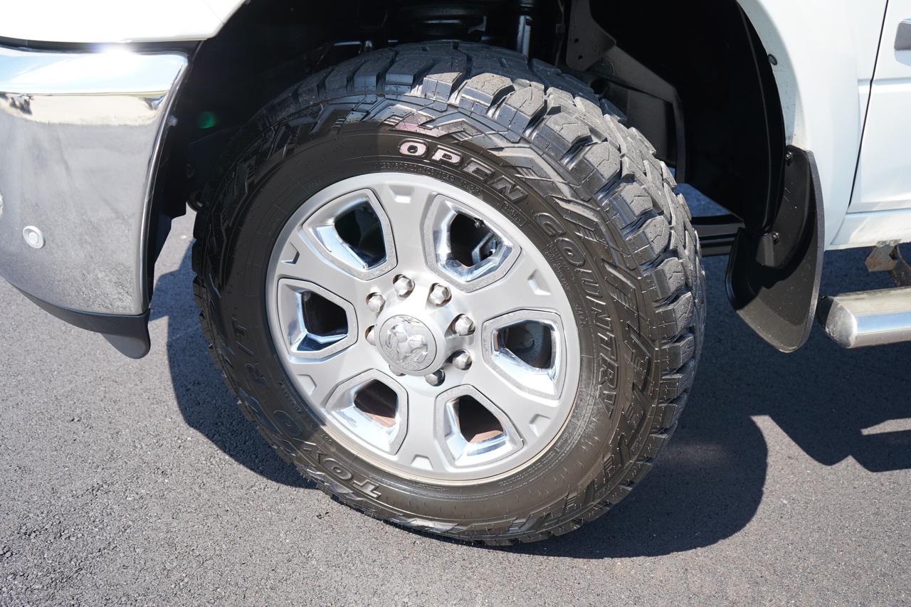 RAM 2500 Laramie 4x4 Crew Cab 6'4" Box 2017