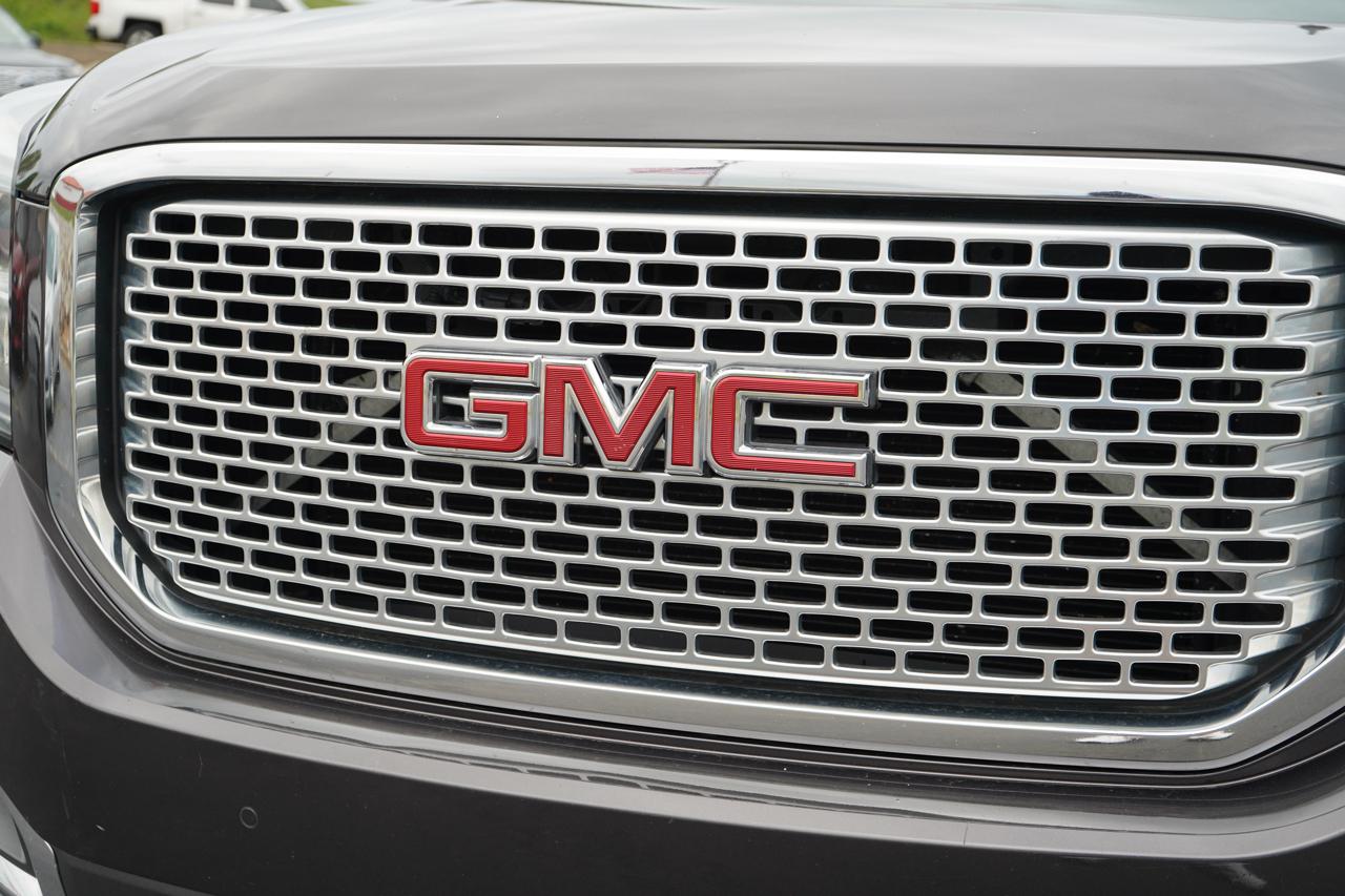 GMC Yukon XL 4WD 4dr Denali 2016