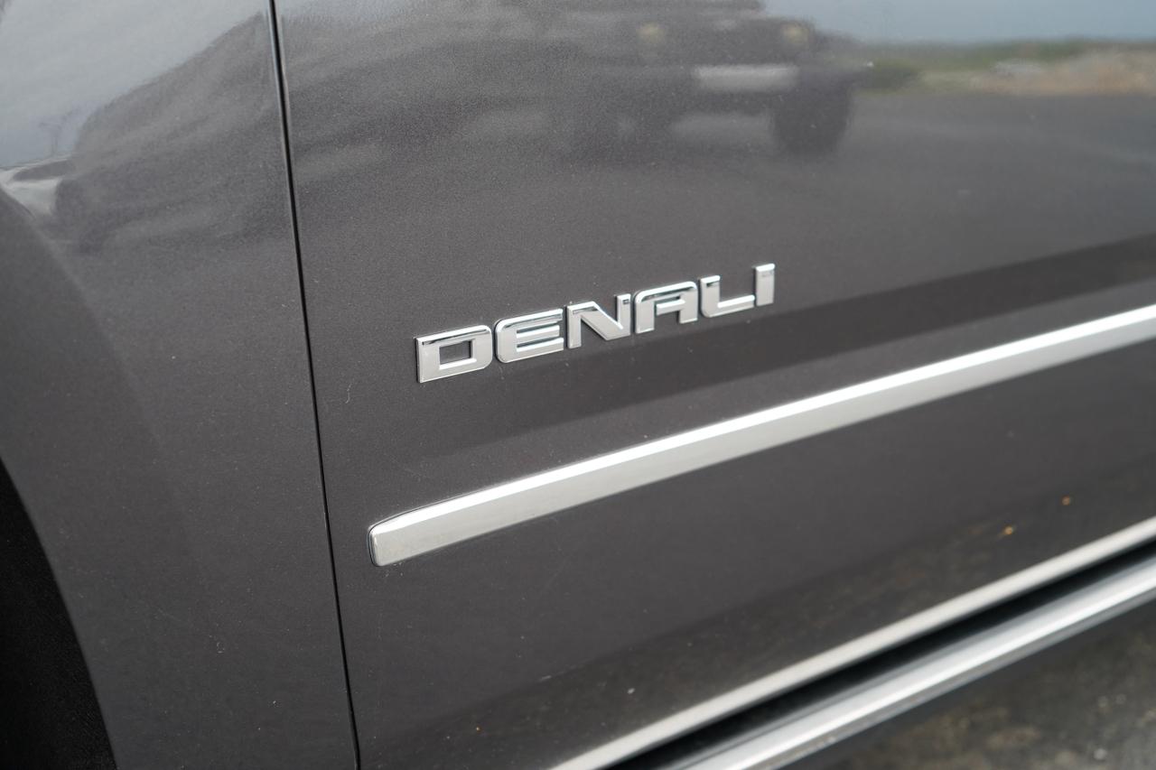GMC Yukon XL 4WD 4dr Denali 2016