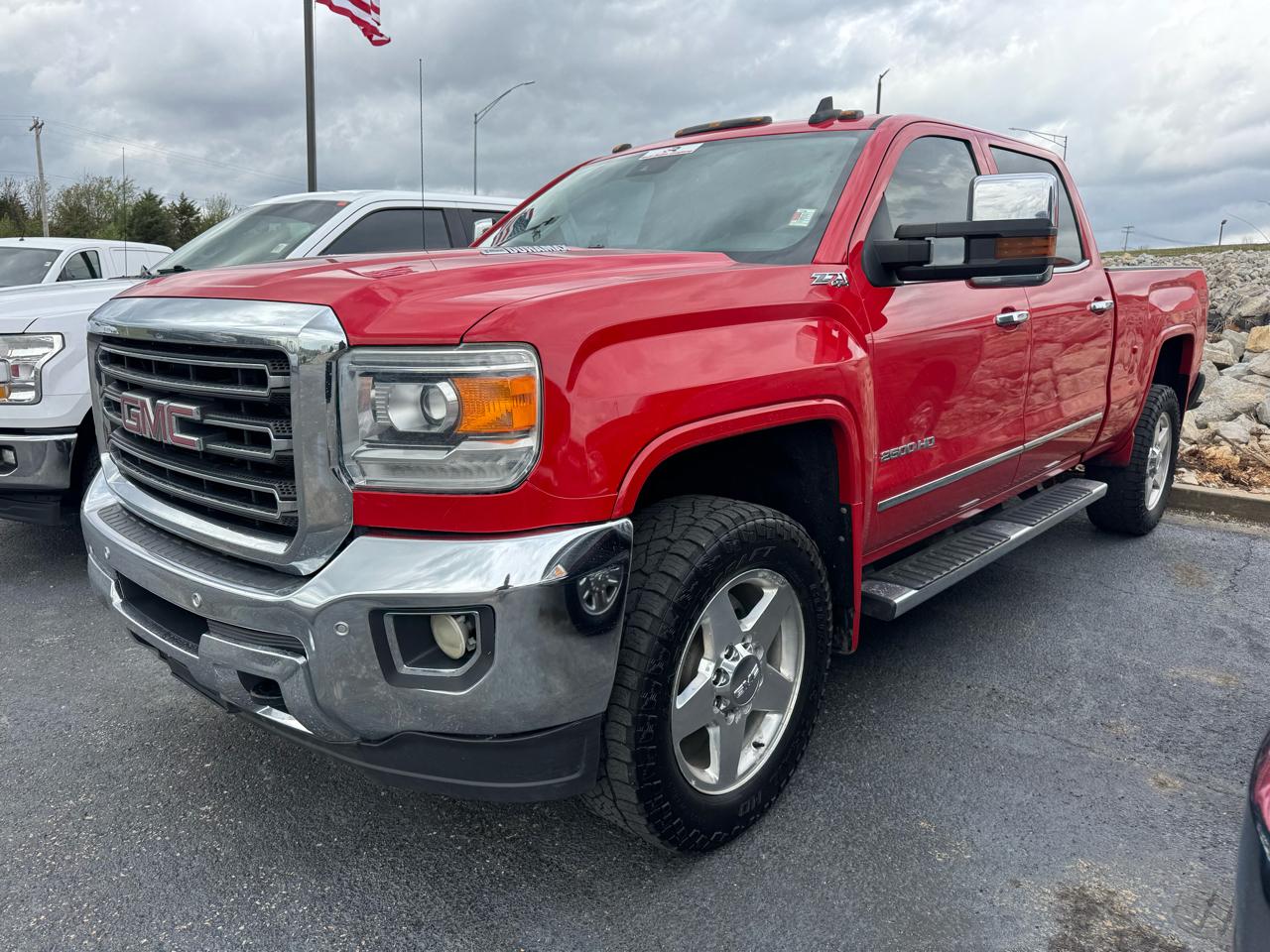 GMC Sierra 2500HD available WiFi 4WD Crew Cab 153.7" SLT 2015