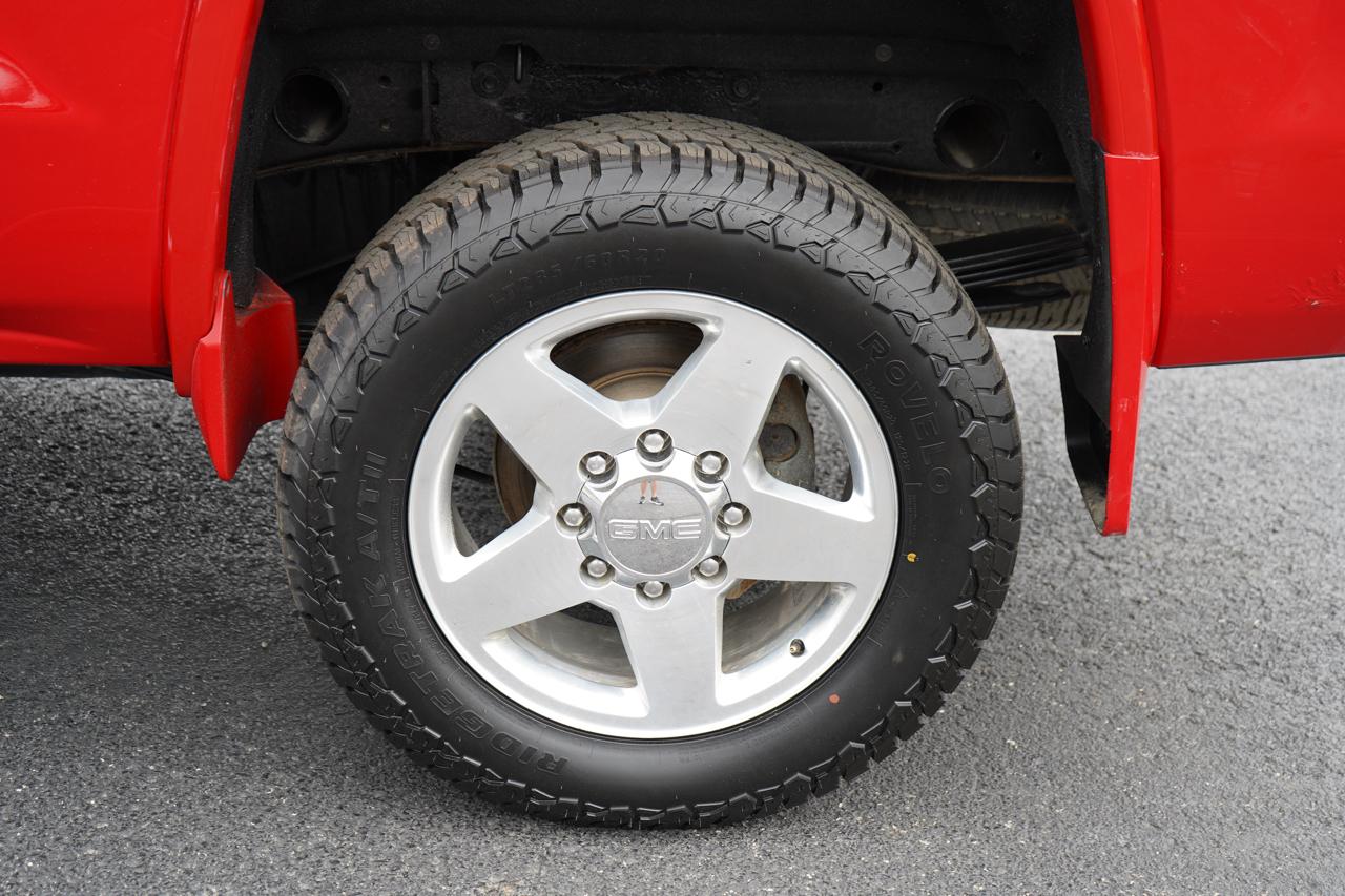 GMC Sierra 2500HD available WiFi 4WD Crew Cab 153.7" SLT 2015