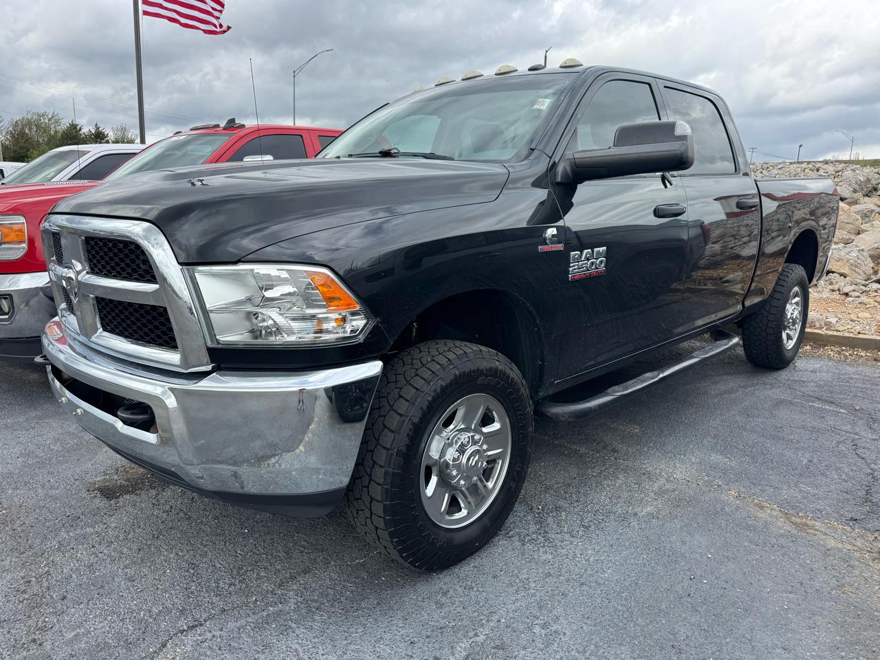 RAM 2500 Tradesman 4x4 Crew Cab 6'4" Box 2017