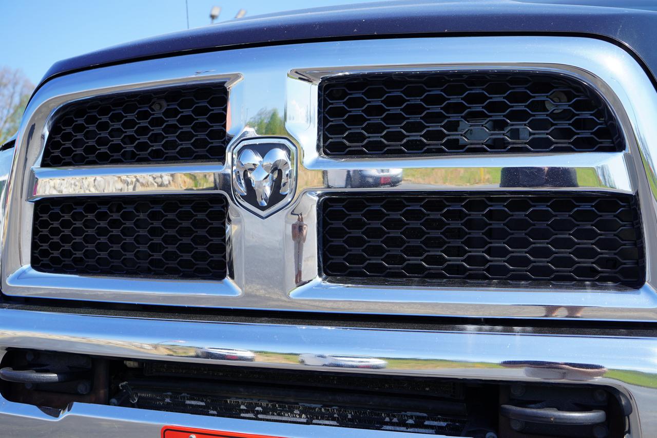 RAM 2500 Tradesman 4x4 Crew Cab 6'4" Box 2017