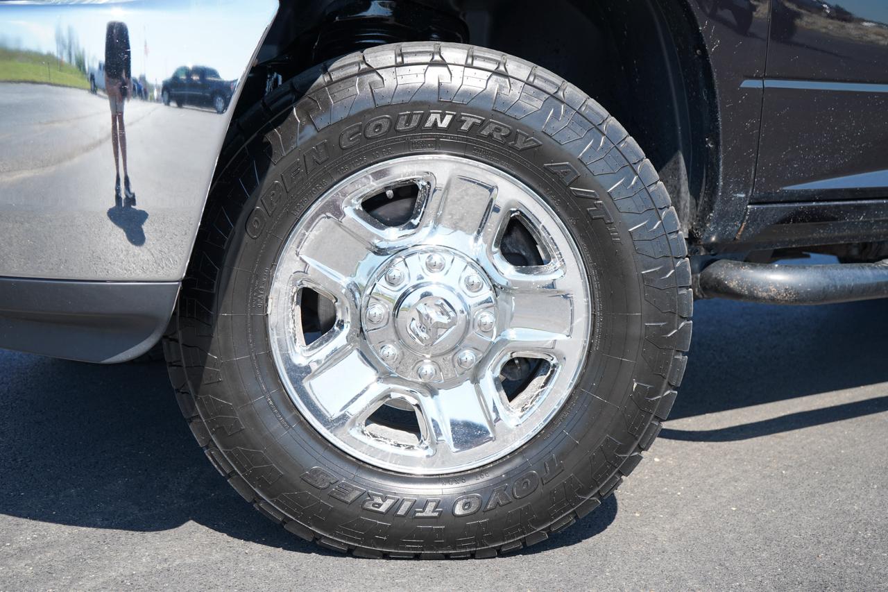 RAM 2500 Tradesman 4x4 Crew Cab 6'4" Box 2017