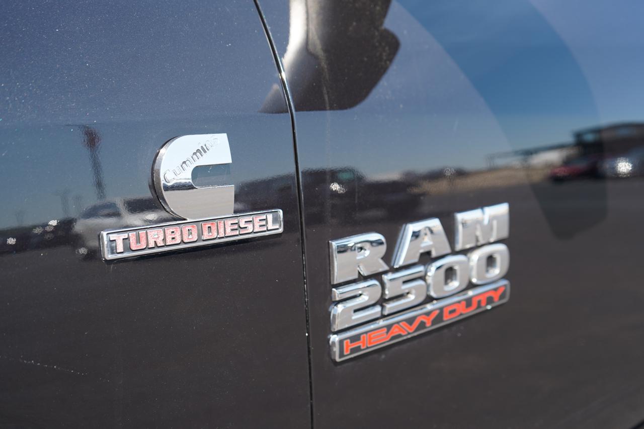 RAM 2500 Tradesman 4x4 Crew Cab 6'4" Box 2017