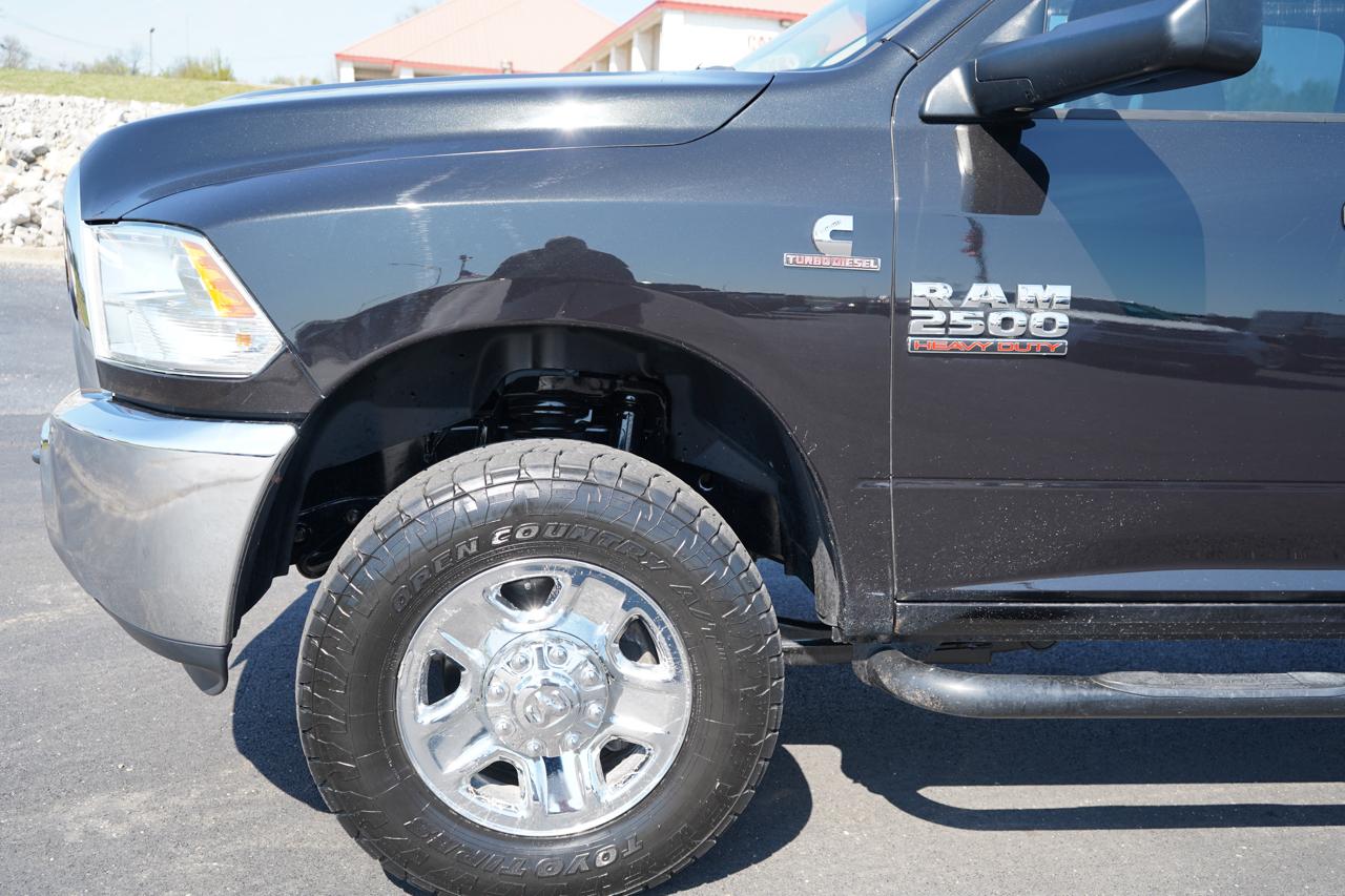 RAM 2500 Tradesman 4x4 Crew Cab 6'4" Box 2017