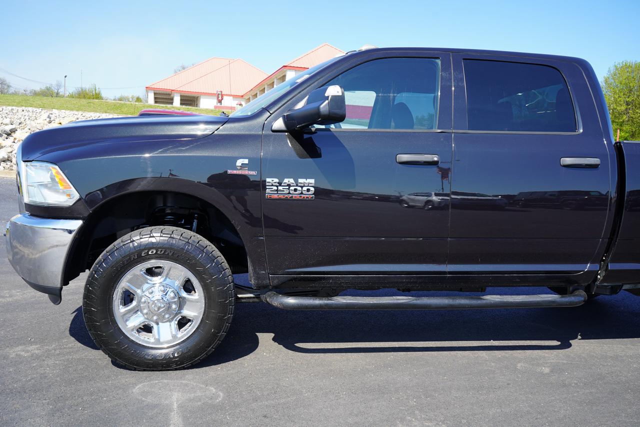 RAM 2500 Tradesman 4x4 Crew Cab 6'4" Box 2017