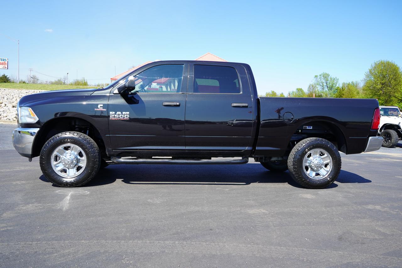 RAM 2500 Tradesman 4x4 Crew Cab 6'4" Box 2017