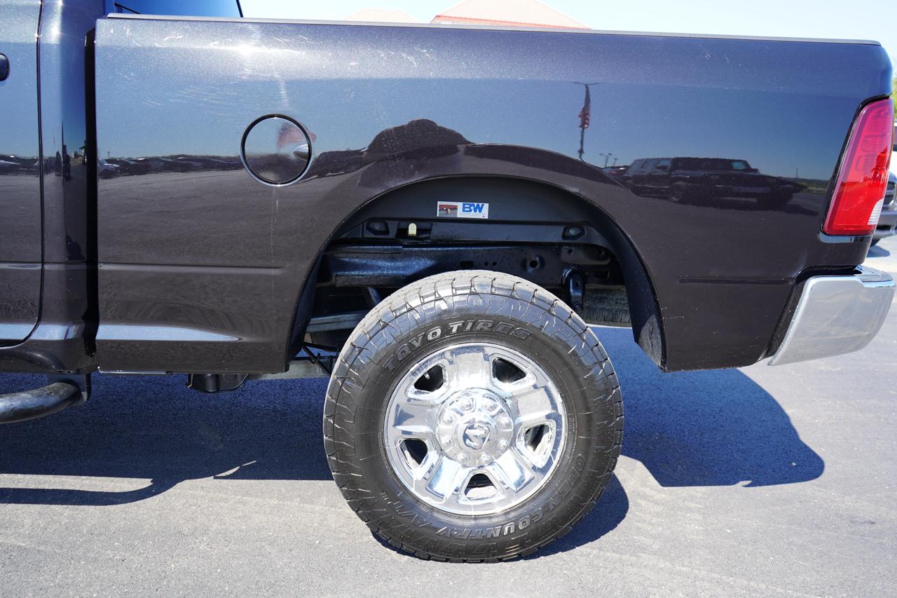 RAM 2500 Tradesman 4x4 Crew Cab 6'4" Box 2017