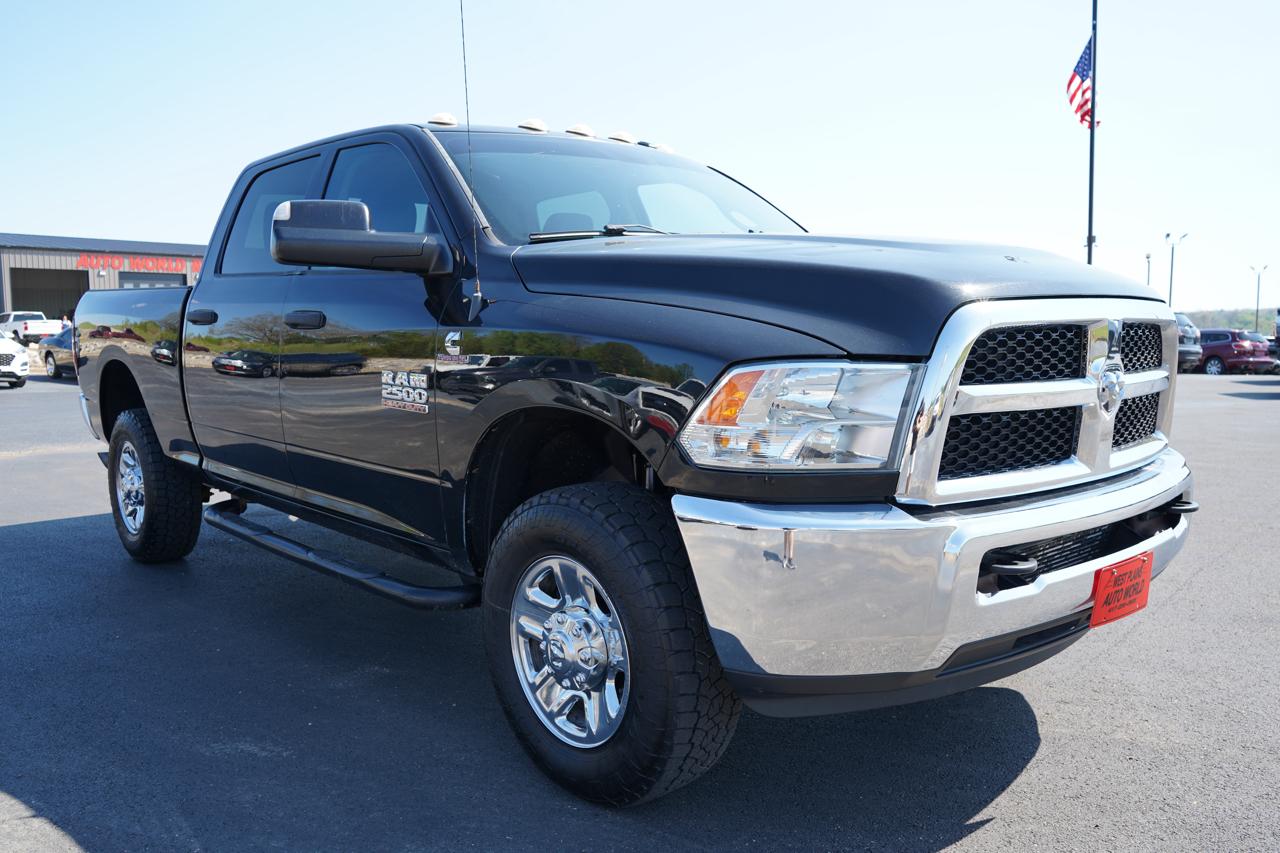 RAM 2500 Tradesman 4x4 Crew Cab 6'4" Box 2017