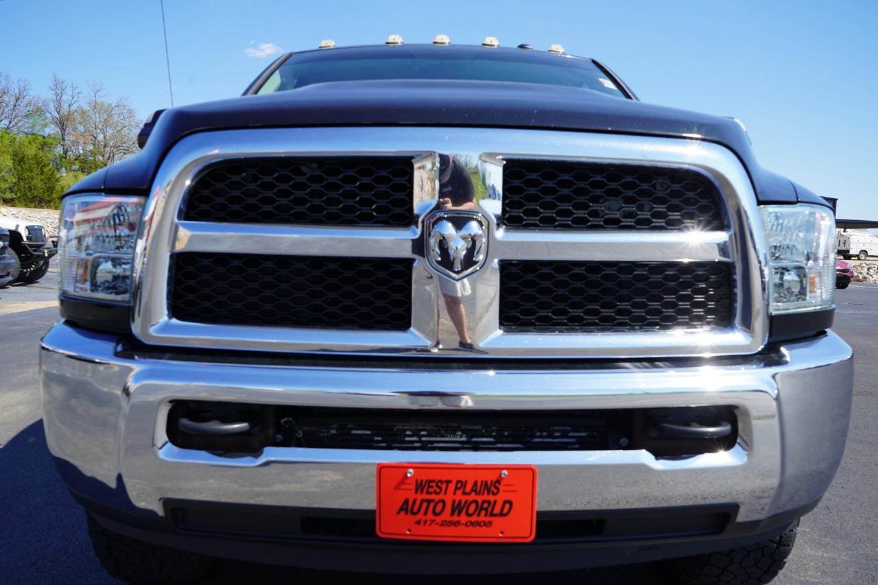 RAM 2500 Tradesman 4x4 Crew Cab 6'4" Box 2017