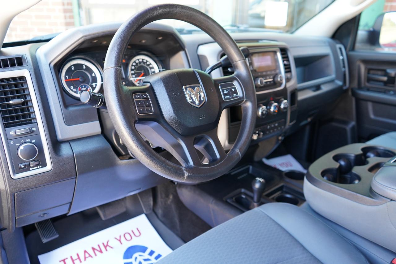 RAM 2500 Tradesman 4x4 Crew Cab 6'4" Box 2017