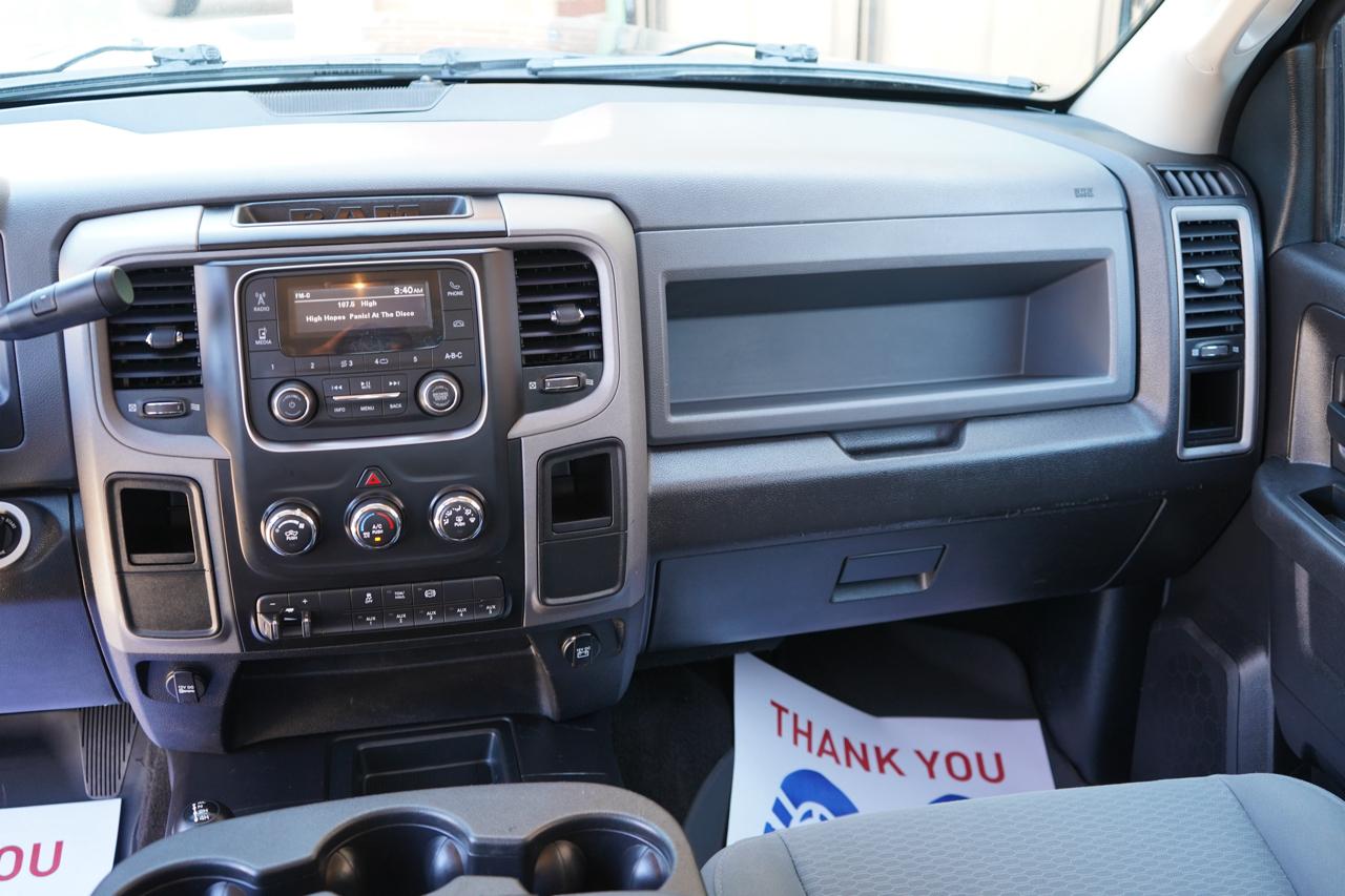 RAM 2500 Tradesman 4x4 Crew Cab 6'4" Box 2017