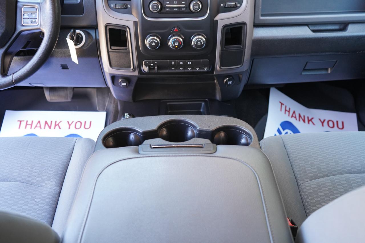 RAM 2500 Tradesman 4x4 Crew Cab 6'4" Box 2017