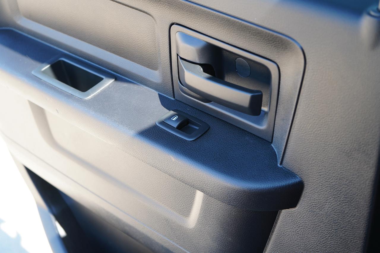 RAM 2500 Tradesman 4x4 Crew Cab 6'4" Box 2017