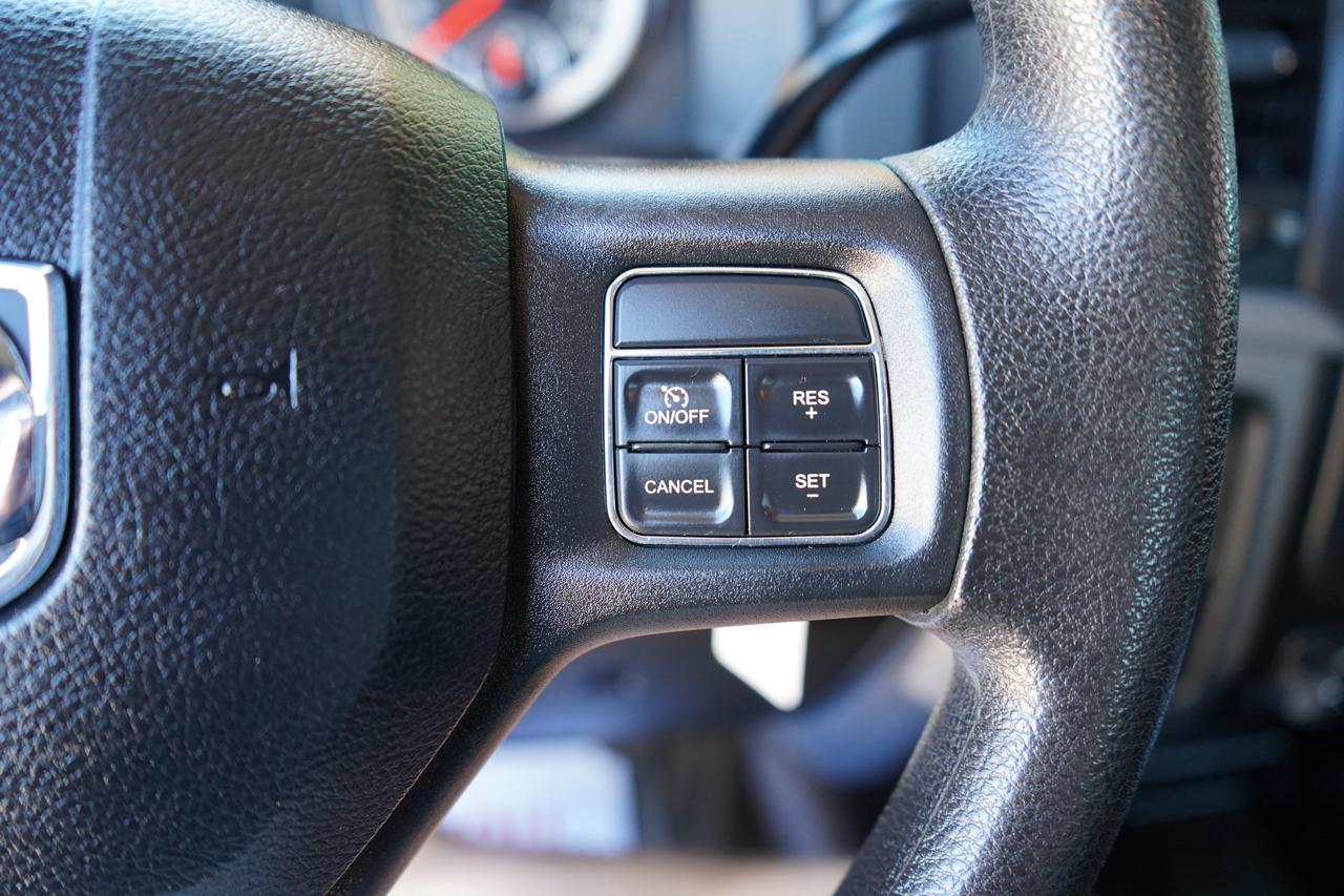 RAM 2500 Tradesman 4x4 Crew Cab 6'4" Box 2017