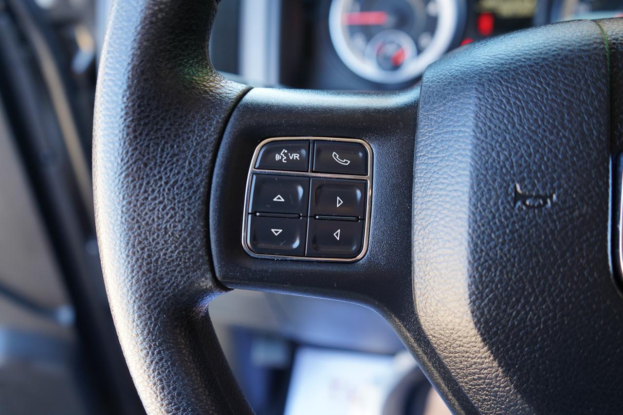 RAM 2500 Tradesman 4x4 Crew Cab 6'4" Box 2017