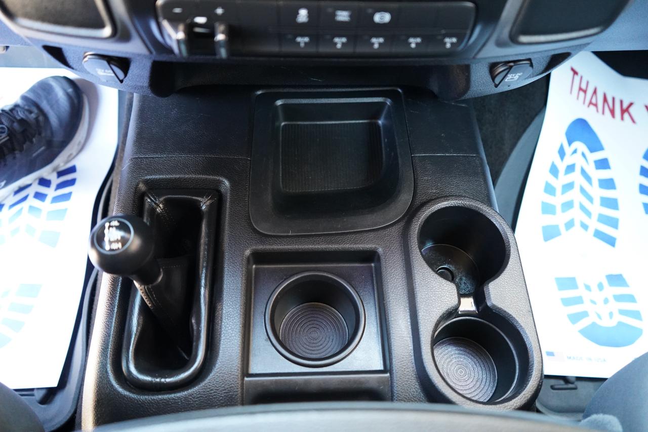 RAM 2500 Tradesman 4x4 Crew Cab 6'4" Box 2017