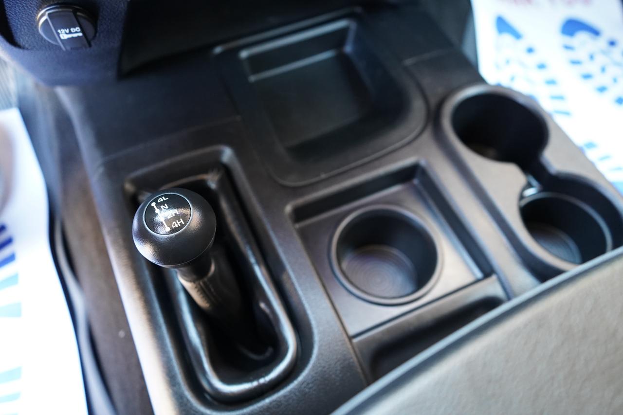 RAM 2500 Tradesman 4x4 Crew Cab 6'4" Box 2017