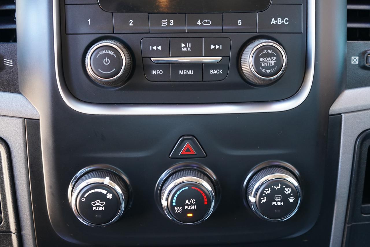 RAM 2500 Tradesman 4x4 Crew Cab 6'4" Box 2017