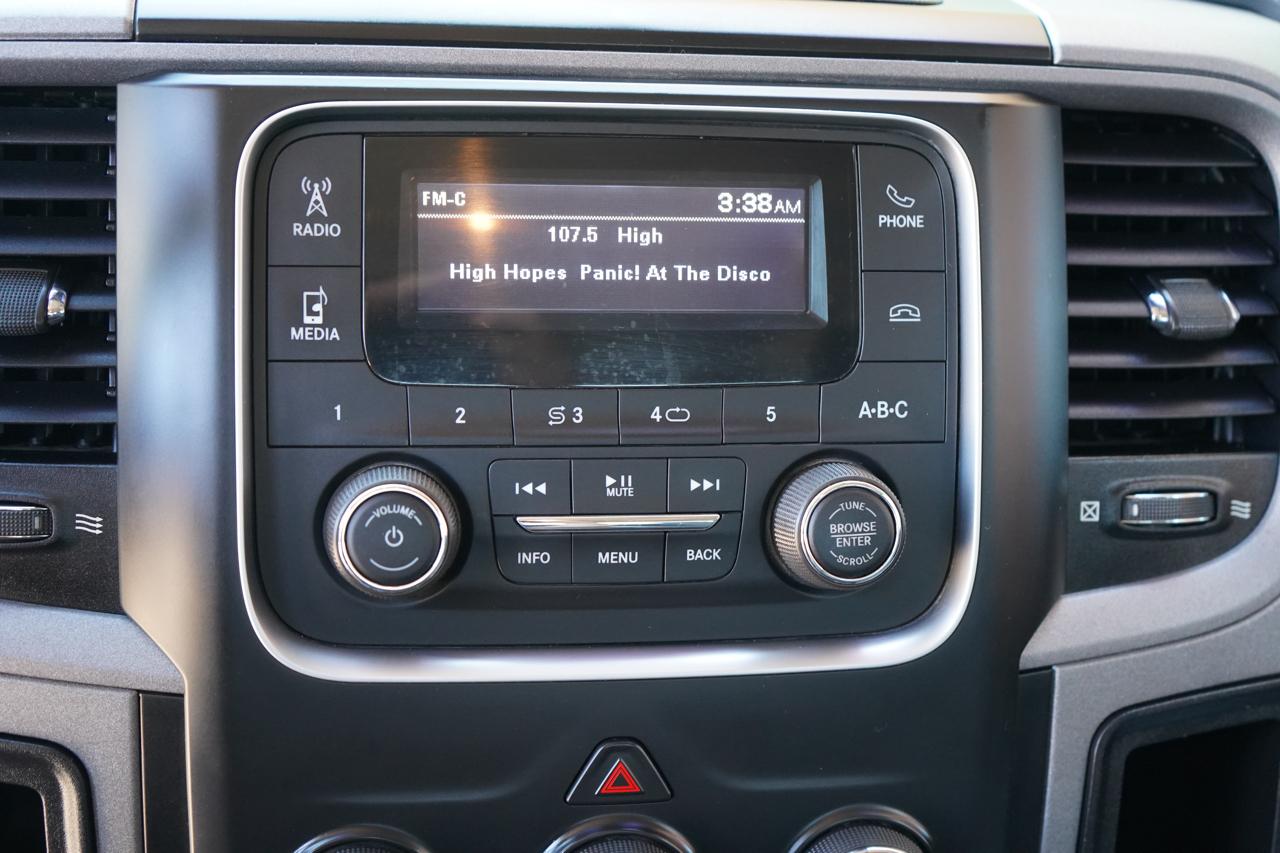 RAM 2500 Tradesman 4x4 Crew Cab 6'4" Box 2017