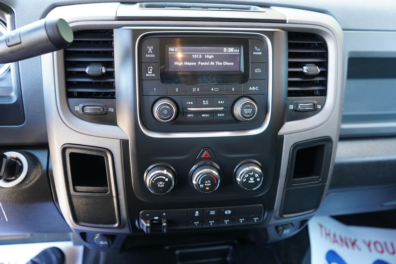 RAM 2500 Tradesman 4x4 Crew Cab 6'4" Box 2017