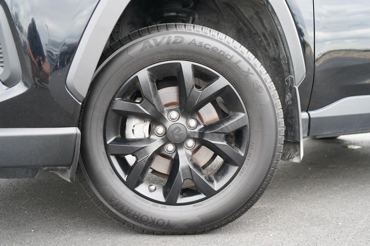 Toyota RAV4 LE FWD (Natl) 2023