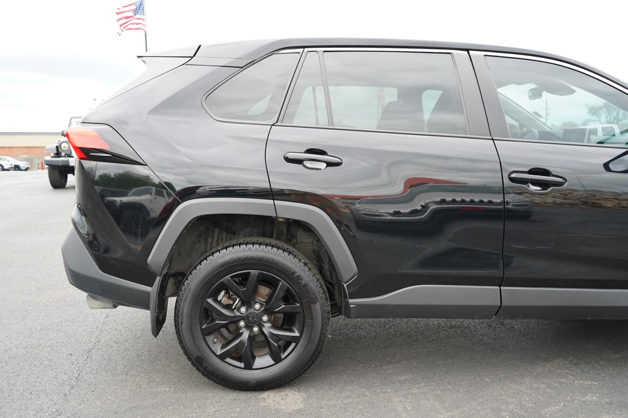 Toyota RAV4 LE FWD (Natl) 2023