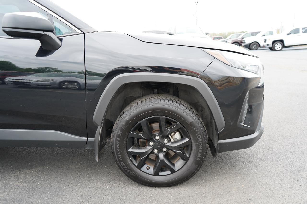 Toyota RAV4 LE FWD (Natl) 2023