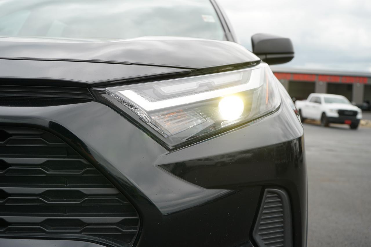 Toyota RAV4 LE FWD (Natl) 2023