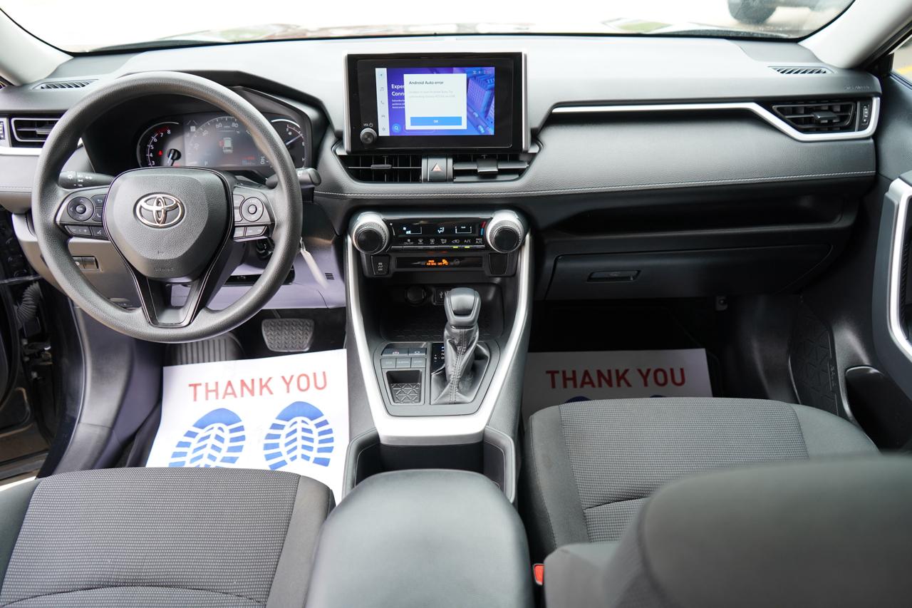 Toyota RAV4 LE FWD (Natl) 2023