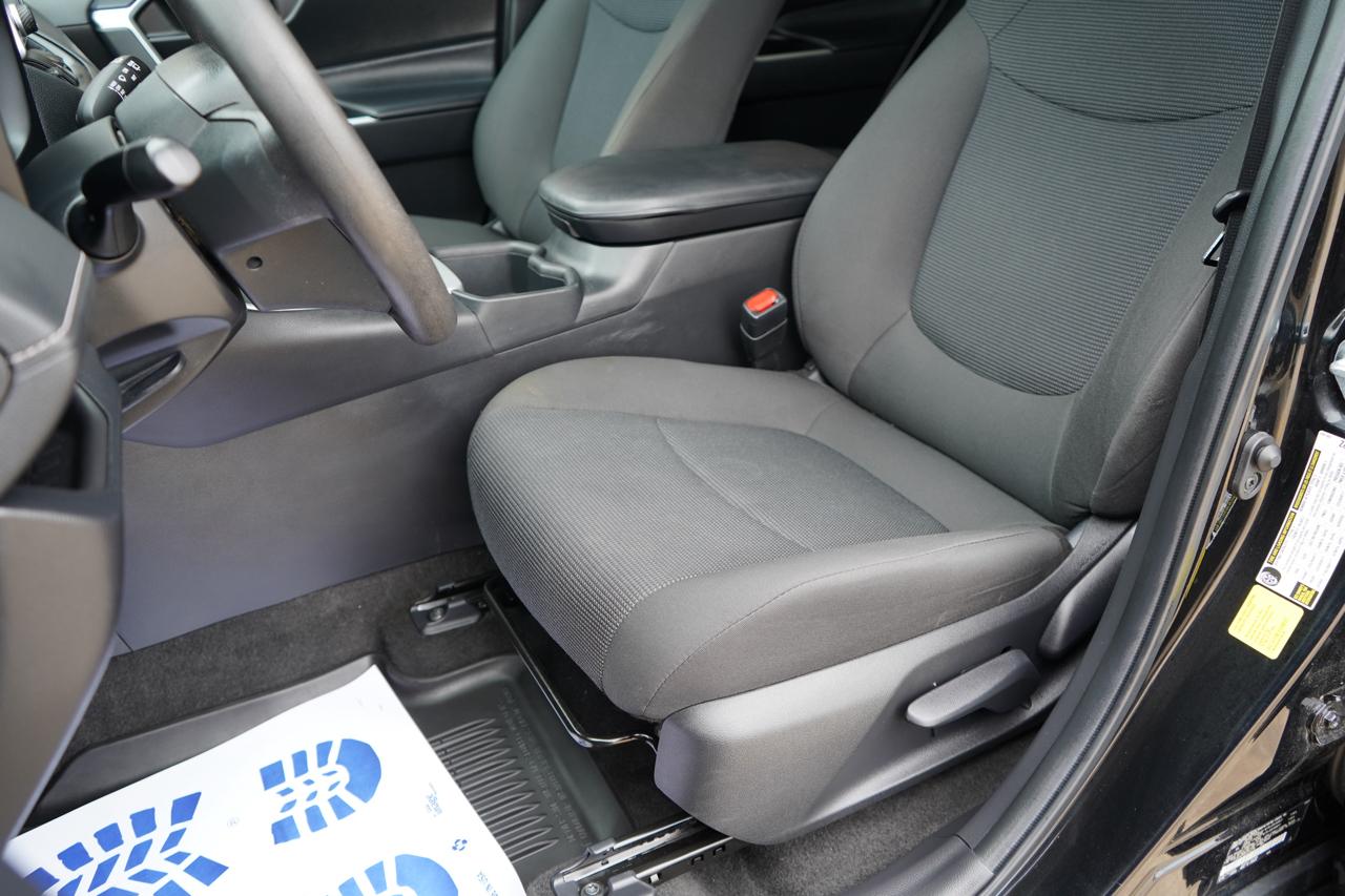 Toyota RAV4 LE FWD (Natl) 2023