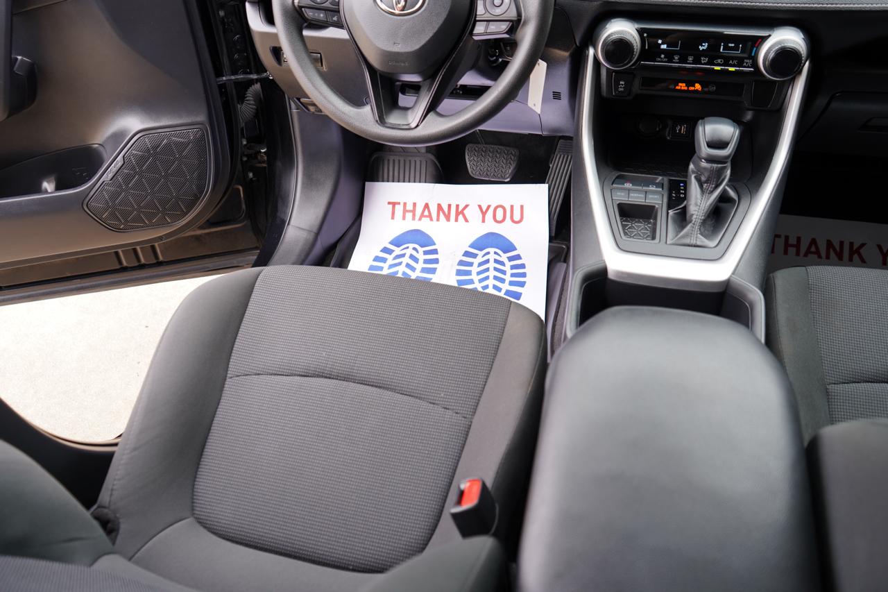 Toyota RAV4 LE FWD (Natl) 2023