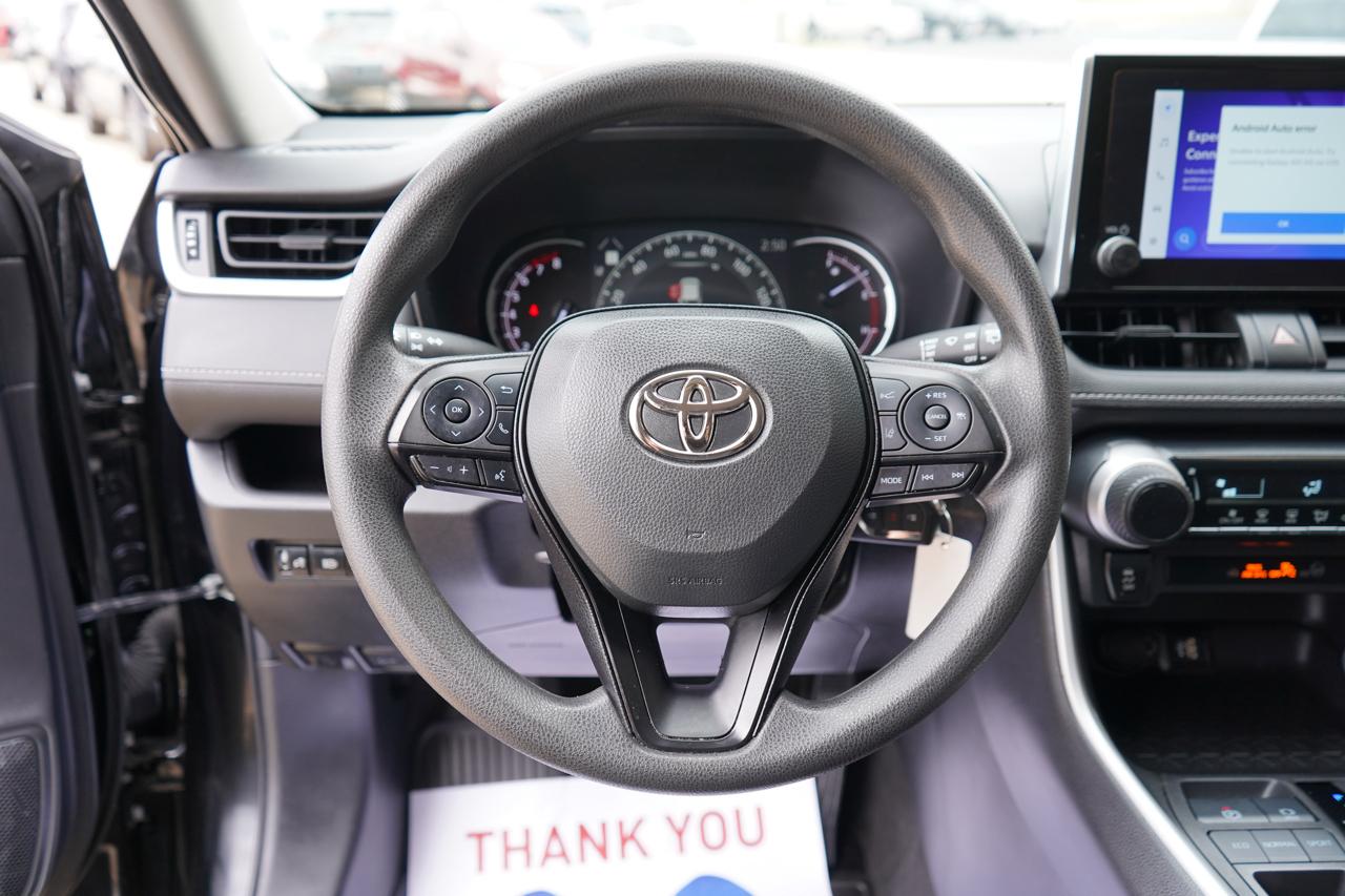 Toyota RAV4 LE FWD (Natl) 2023