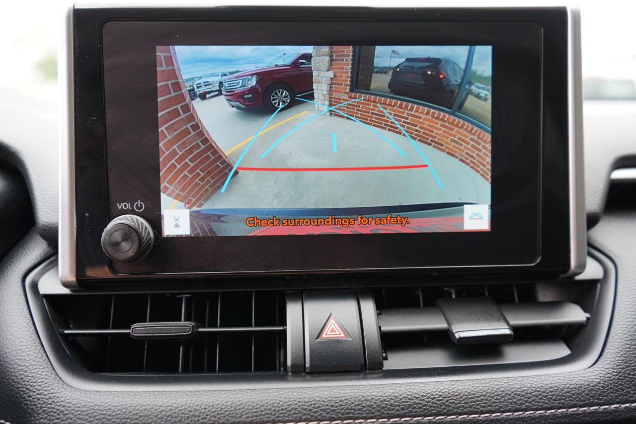 Toyota RAV4 LE FWD (Natl) 2023