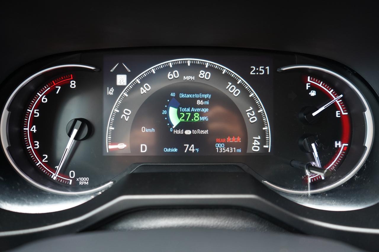 Toyota RAV4 LE FWD (Natl) 2023