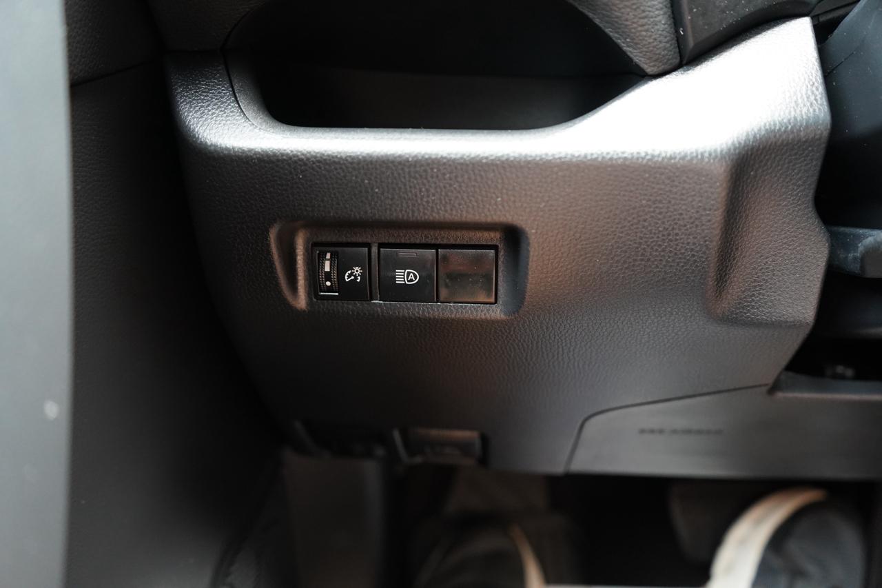 Toyota RAV4 LE FWD (Natl) 2023