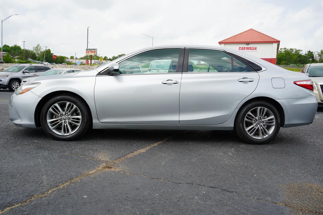 Toyota Camry 4dr Sdn I4 Auto XLE (Natl) 2015