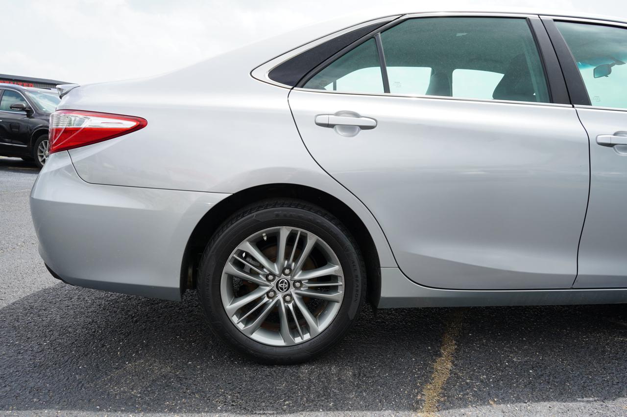 Toyota Camry 4dr Sdn I4 Auto XLE (Natl) 2015