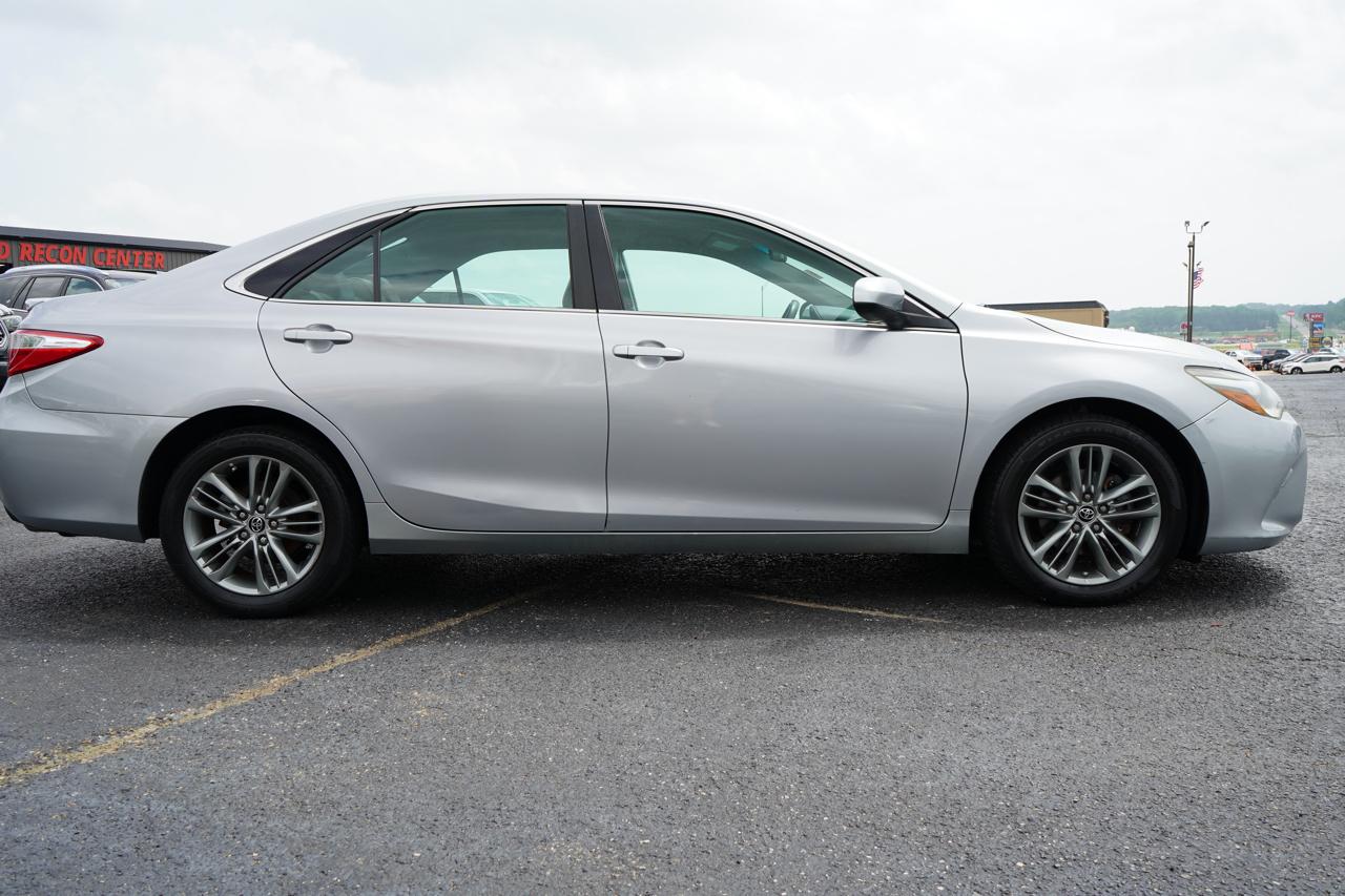 Toyota Camry 4dr Sdn I4 Auto XLE (Natl) 2015