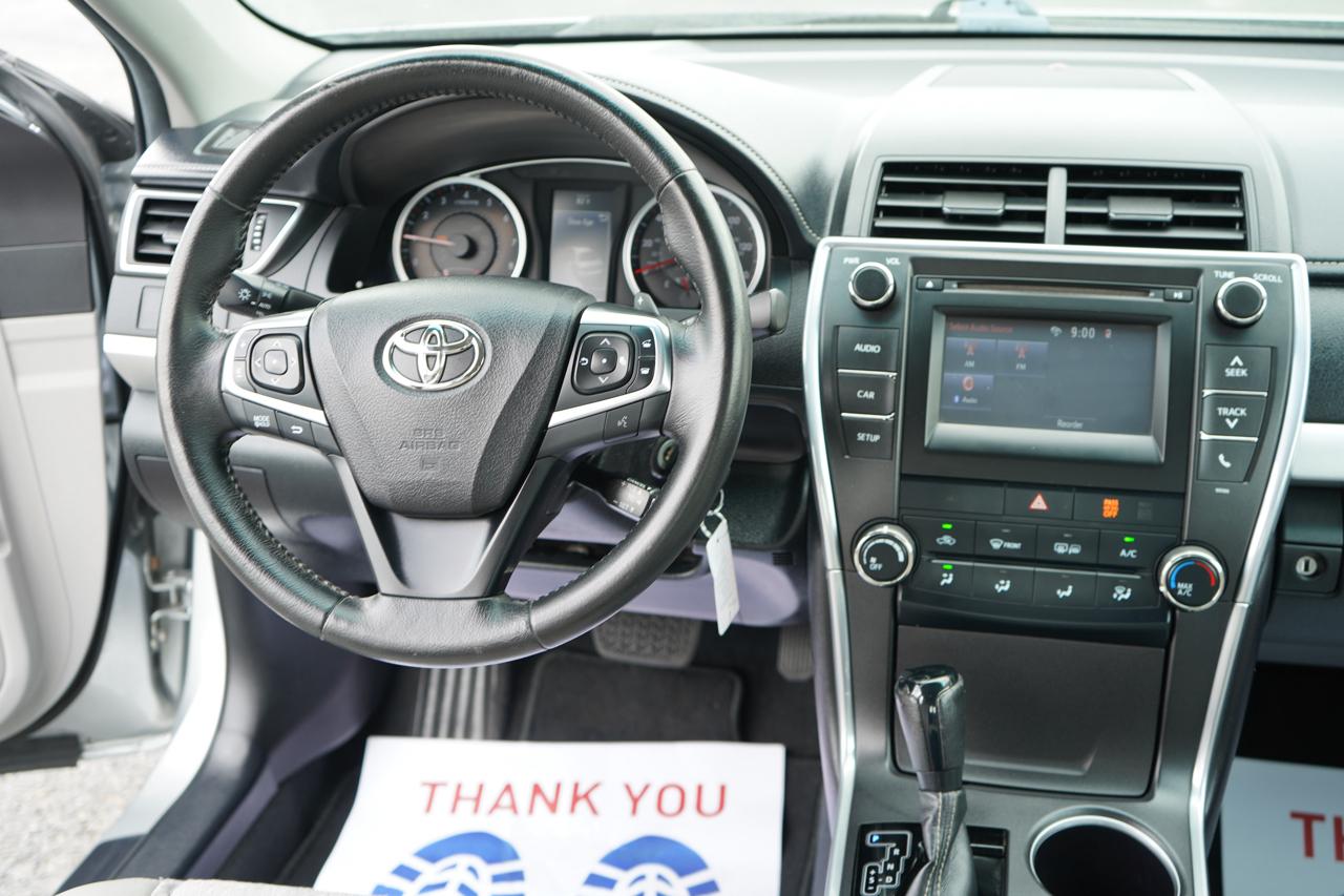 Toyota Camry 4dr Sdn I4 Auto XLE (Natl) 2015