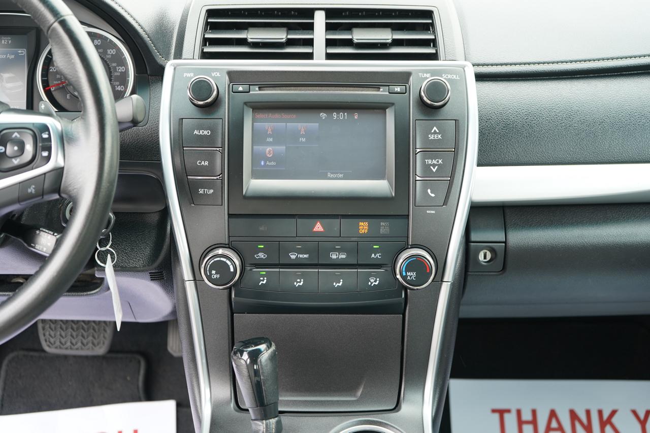 Toyota Camry 4dr Sdn I4 Auto XLE (Natl) 2015