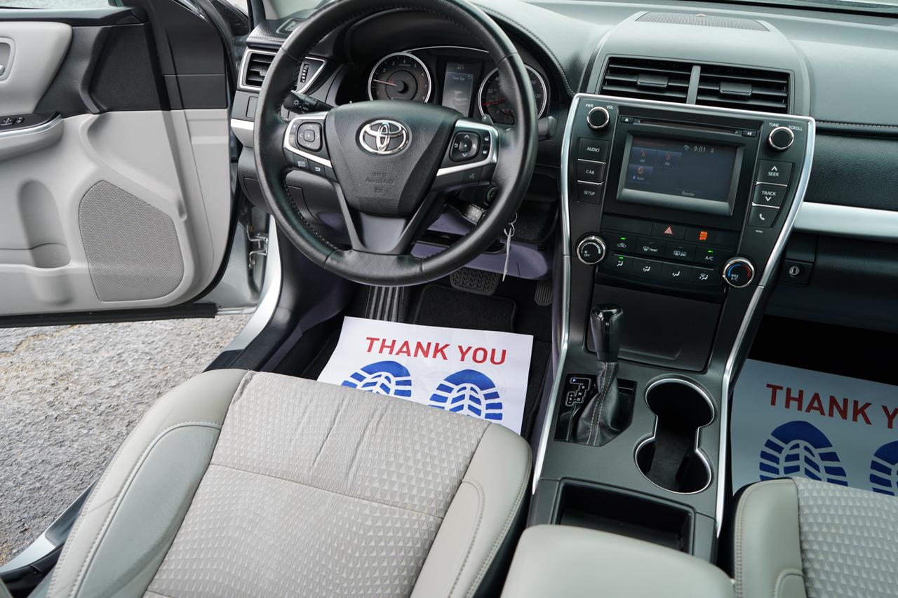 Toyota Camry 4dr Sdn I4 Auto XLE (Natl) 2015