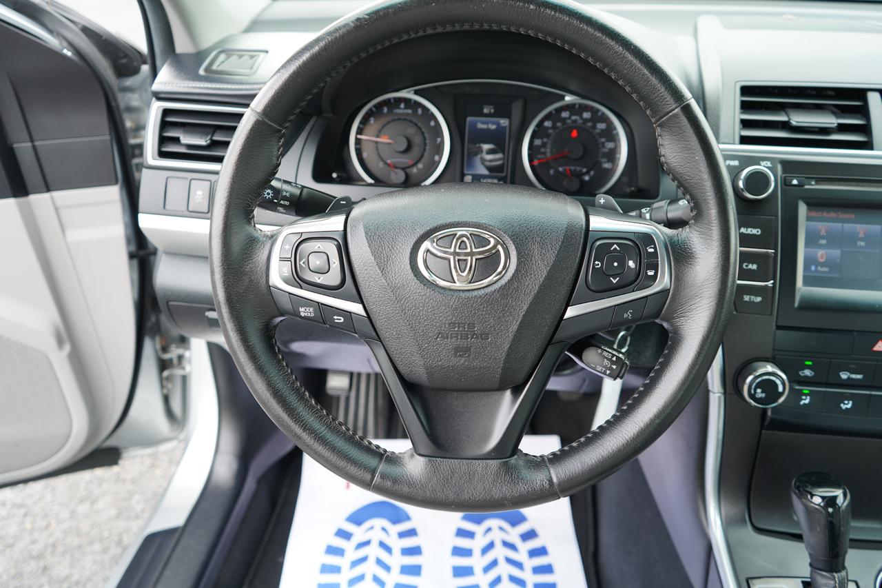 Toyota Camry 4dr Sdn I4 Auto XLE (Natl) 2015