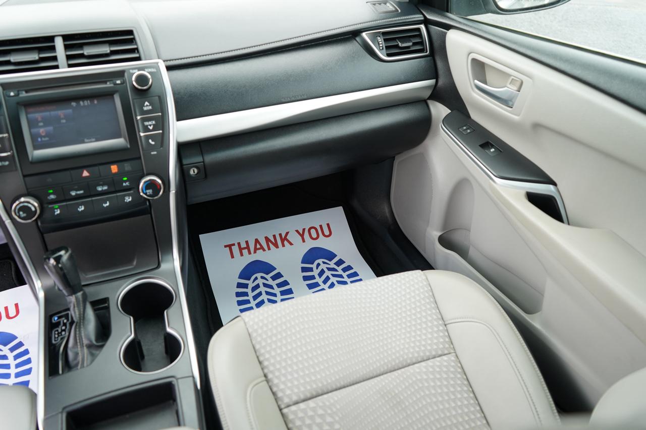 Toyota Camry 4dr Sdn I4 Auto XLE (Natl) 2015