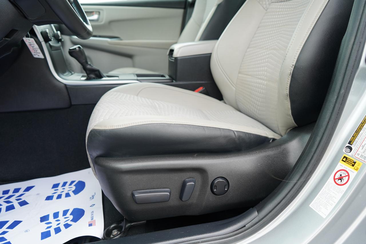 Toyota Camry 4dr Sdn I4 Auto XLE (Natl) 2015