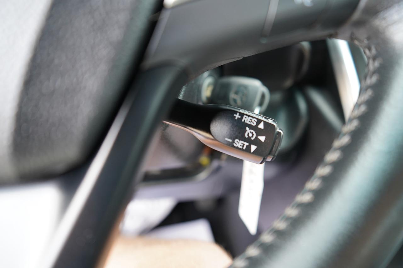 Toyota Camry 4dr Sdn I4 Auto XLE (Natl) 2015