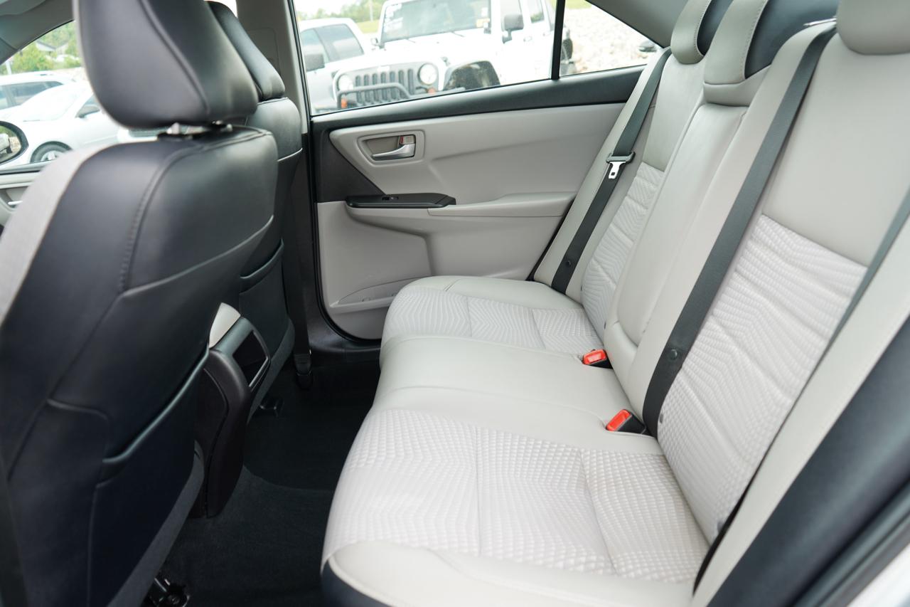 Toyota Camry 4dr Sdn I4 Auto XLE (Natl) 2015